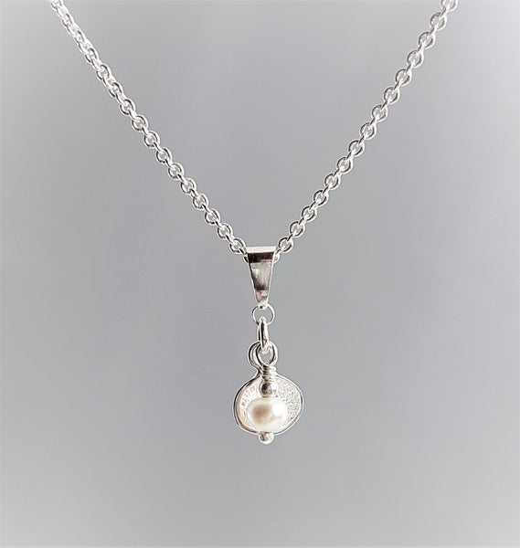 Halsband Silversnäcka & Vit Pärla