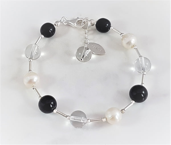 Armband Onyx, Bergkristall & Vita Pärlor (8 mm)