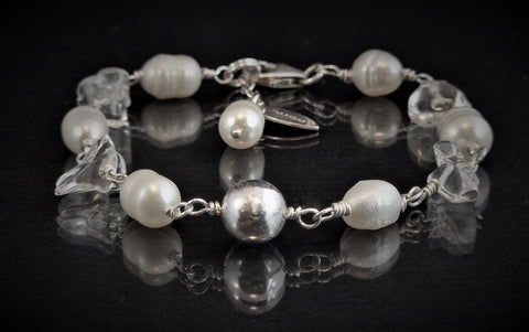 Armband Vita Pärlor & Bergkristaller